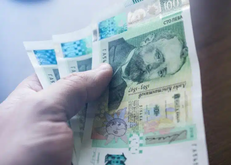 ЕС с нова директива за повишението на минималната заплата от тази година! Ето колко ще стане 1 ЕС с нова директива за повишението на минималната заплата от тази година! Ето колко ще стане 1