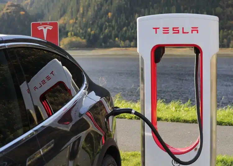 Tesla изтегля повече от 2 милиона коли поради риск от инциденти 1 Тесла