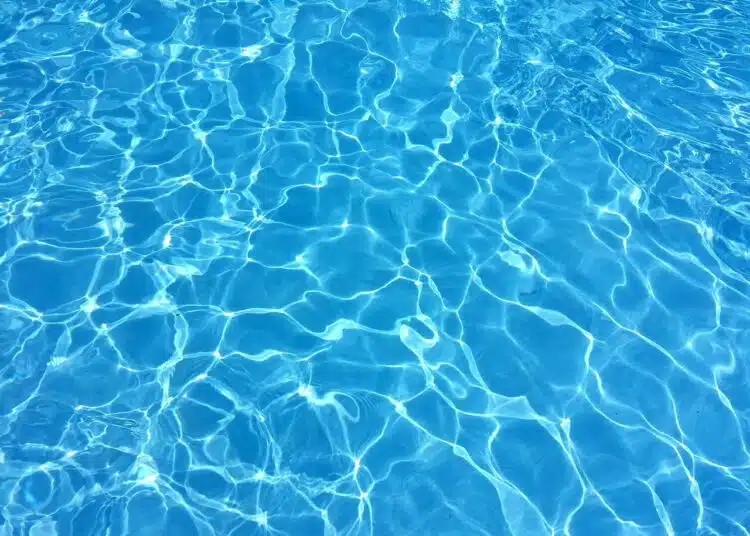 синя вода