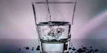 вода