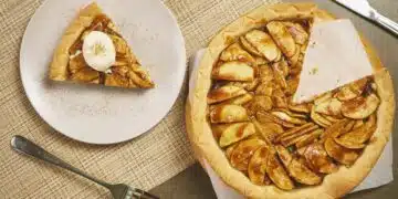 Вкусен и ароматен италиански ябълков пай, към който никой не остава безразличен 8