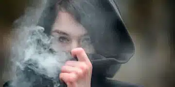 Нашумелите вейпове са виновни за 8 белодробни заболявания 4