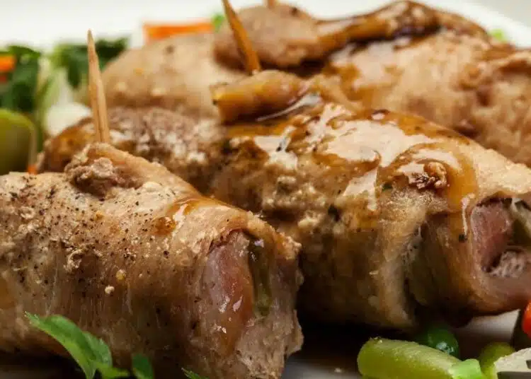 Месно изкушение с картофки и кисели краставички събира всички заедно на трапезата 1