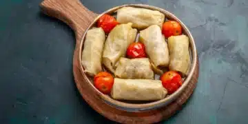 Припомнете си вкуса на бабините зелеви сърми с тази рецепта 2