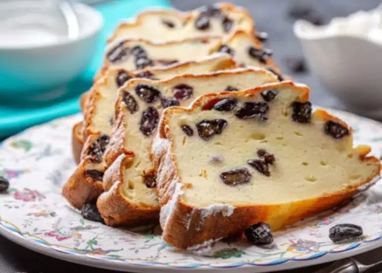 Мек, вкусен и ароматен: кекс със сирене и стафиди (Рецепта) 1