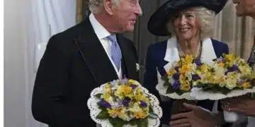 Какво ще се случи с титлата на Камила, ако крал Чарлз III абдикира или... 4