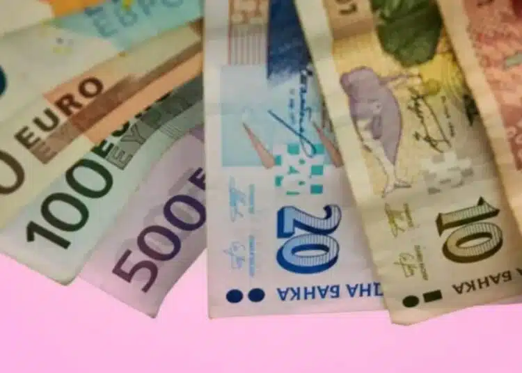 Виден експерт е на мнение, че като минем в евро няма да има скок в цените на храните 1 Виден експерт е на мнение, че като минем в евро няма да има скок в цените на храните 1