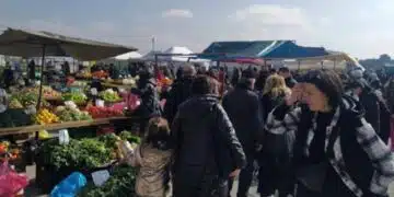 Българи полудяха по гръцки пазар в неделя – 10 евро дънки, сирене – 5,90, хапване за двама с вино – 25 евро 4