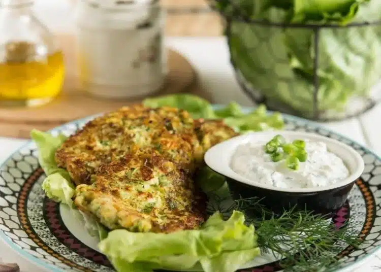 Правя тези вкусни пърженци от тиквички със сирене, които изчезват за минути от масата 1