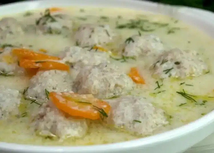 Ще очаровате семейството с тази диетична и вкусна супа с кюфтета по гръцка рецепта 1