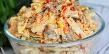 Само няколко съставки и салата „Добричката снаха“ е готова 13