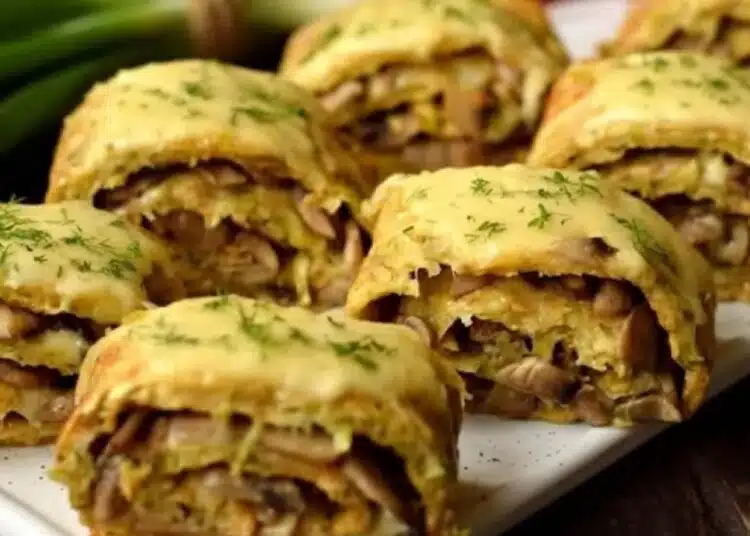 Няколко листа лаваш и приготвям вкусни леки рулца (Рецепта) 1