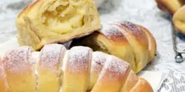 Френски кифлички меки като облак – дори в сладкарниците няма да намериш такъв вкус, приготви ги: 4