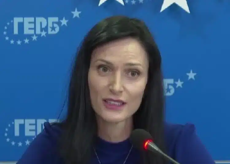 Мария Габриел дава пресконференция: Правителство няма да правя, партията ни няма да подкрепи втория мандат, предстоят избори! 1