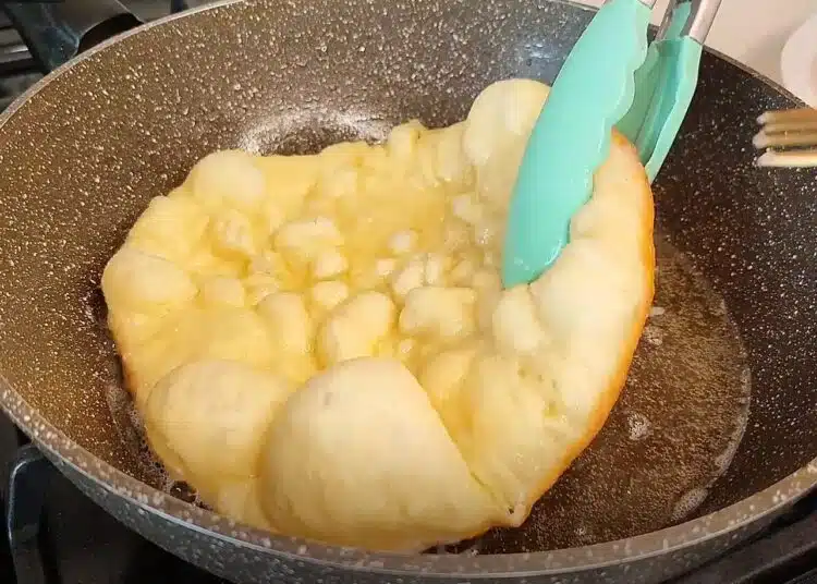 Вземам кисело мляко и майонеза. Бързи питки без фурна и мая! 1 питки