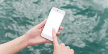 Как да спасите телефона си след намокряне - най-големият ти шанс 1