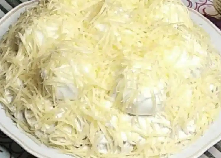 Красива и вкусна Великденска салата (Рецепта) 1