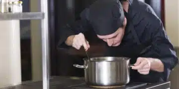 Ето какво ще стане ако оставите черпака в тенджерата – народни суеверия 2