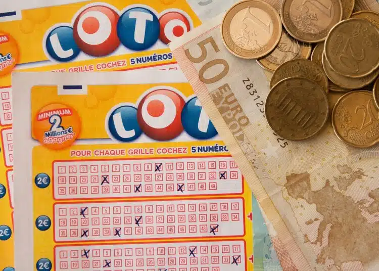 Животът на сервитьорка, спечелила 10 млн. от лотарията, се превърна в кошмар 1 games