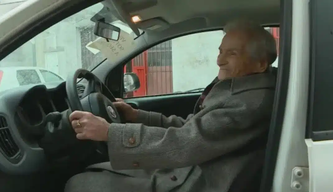 Жена на 104 години настоява да ѝ бъде върната шофьорска книжка, за да може да шофира отново! 1