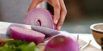Тайната съставка на вкусните салати. Как да мариноваме лук: 5