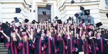 Добра новина за студентите и докторантите! Още тази година отпадат студентските такси за държавна поръчка 3