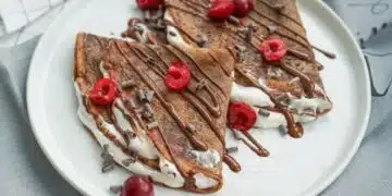 Несравними шоколадови палачинки, идеални за закуска (Рецепта) 1