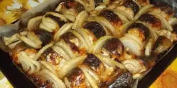 Рибна вкусотия с ароматен лук на фурна (Рецепта) 1