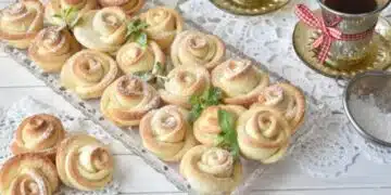 Вчера бях на село и там една добра комшийка ме почерпи с тези уникално вкусни „Розички“ 5