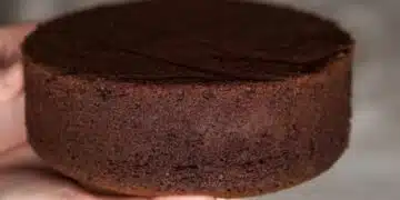 За деца и възрастни: вкусен шоколадов пандишпан, приготвен само от 4 продукта 4