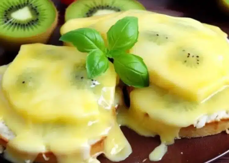 Става съвършено: вкусно свинско месо под киви и кашкавал 1