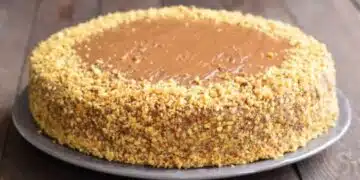 Няма да Ви стигне: вкусна вафлена торта без печене 3