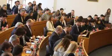 Общинарите в София си вдигнаха заплатите – ще взимат 5700 лева, кметът – 9100 13