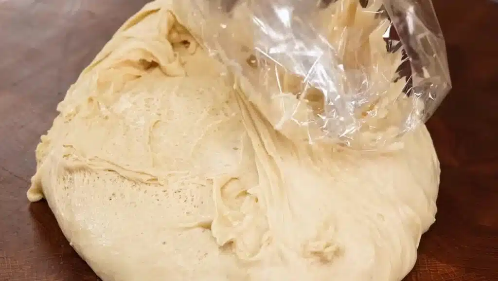 Научих този трик от пекар: уникален начин за приготвяне на тесто в торба 3