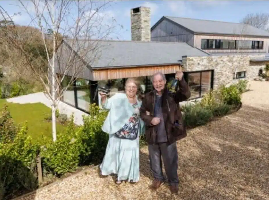 Баба на 73 години, която работи на две работи, спечели луксозен имот СНИМКИ 2