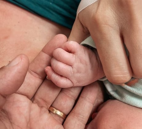 Ивет Лалова с невероятни кадри от първите дни на новороденото ѝ бебче (СНИМКИ) 6