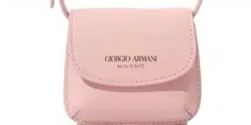 Започват разследване на известната компания Giorgio Armani Operations 1