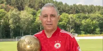 Футболната легенда Христо Стоичков на върха на щастието, отново стана дядо! Дариха го с внук! 8