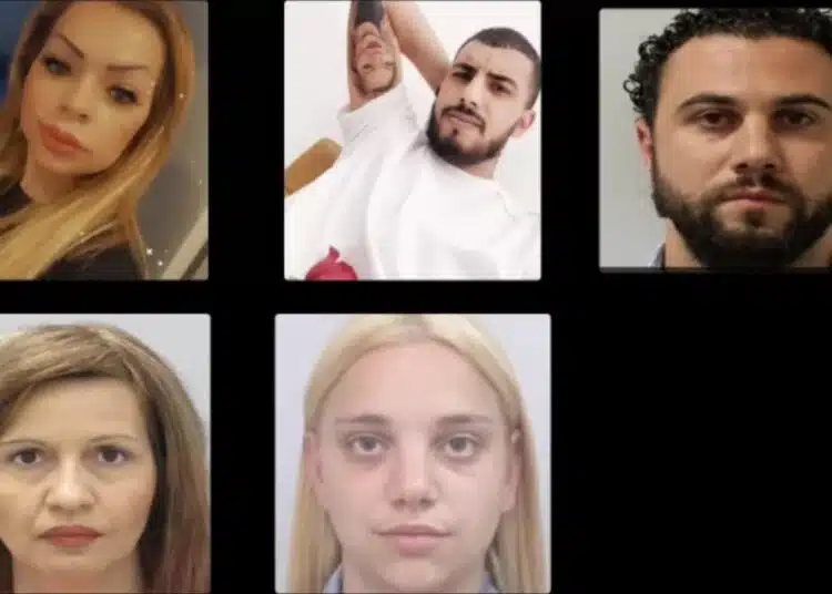 Не си играят на дребно! Петима наши сънародници източили 50 милиона паунда от британската система 1