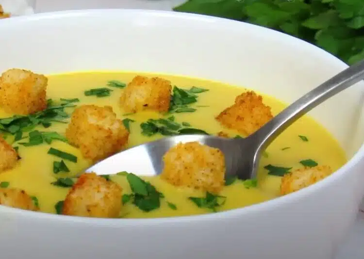 Вкусна и ароматна крем супа от тиквички 1