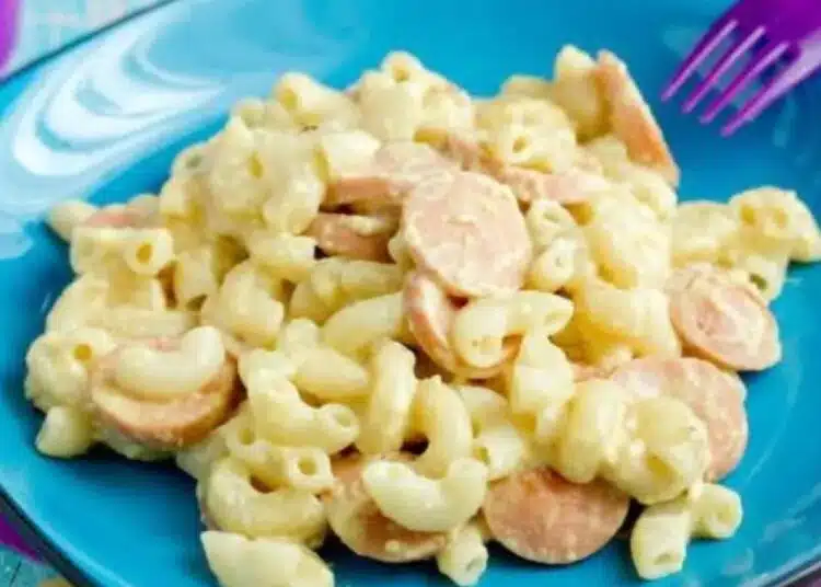 Меки и нежни макарони с колбас и сос от сметана (Рецепта) 1