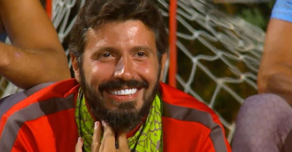 Бащата на Мартин Елвиса от „Игри на волята“ е част от служебния кабинет, ето на какво е министър: Усмихнат мъж с брада, червена блуза и зелен шал.