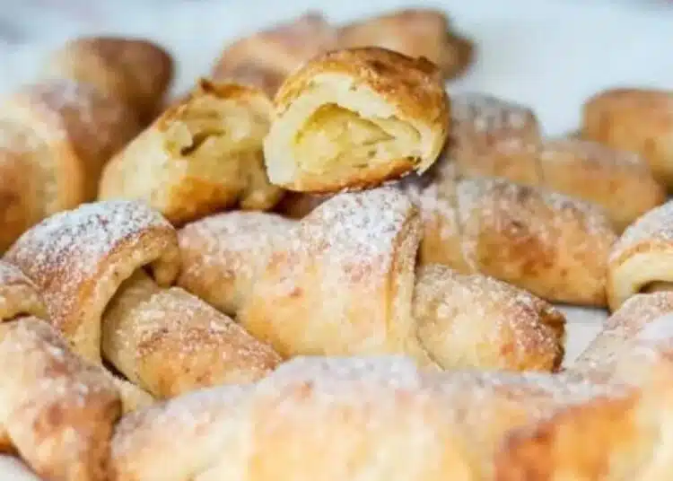 Вземам половинка брашно и правя страшно вкусни Мини кроасанчета (Рецепта) 1