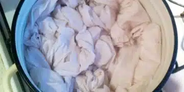 Сложих червена блуза в бялото пране и всичко се оцвети! Добре, че Жени ми каза как да спася дрехите 7