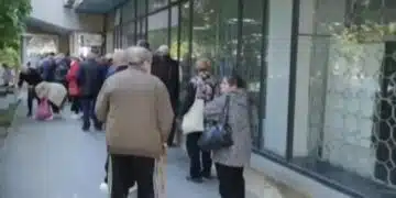 Тази година няма великденски добавки за пенсионерите, но близо 350 000 души са с по-големи пенсии от днес! 9