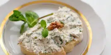 С яйца и малко орехи можеш да си приготвиш страхотна закуска – разнообрази деня си! Поглези сетивата си! 7