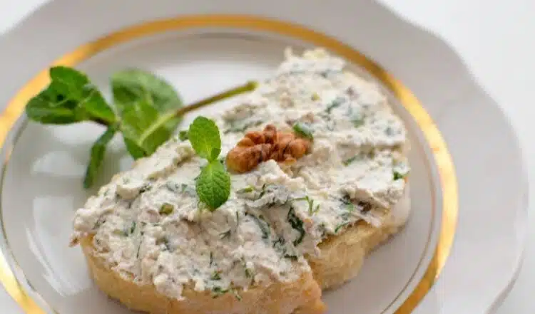 С яйца и малко орехи можеш да си приготвиш страхотна закуска – разнообрази деня си! Поглези сетивата си! 1