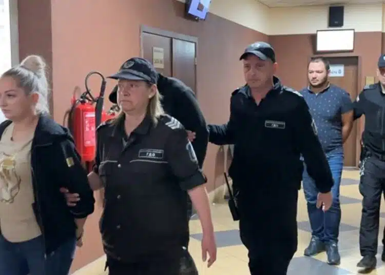 Завлякоха я със 173 хиляди лева, а тя се опита да сложи край на живота си... 1 Завлякоха я със 173 хиляди лева, а тя се опита да сложи край на живота си... 1