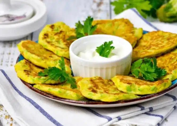 Крехки и вкусни пържени тиквички с кашкавал (Рецепта) 1