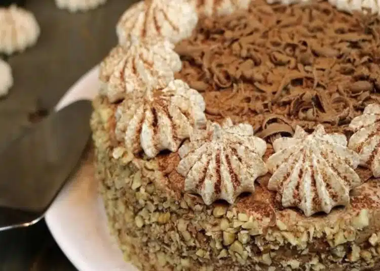 Зарадвайте любимите си хора с тази вкусна торта „Рай“ 1 Зарадвайте любимите си хора с тази вкусна торта „Рай“ 1